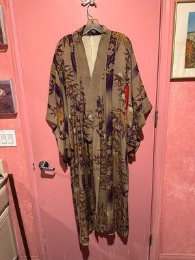 Vintage-Inspired Brown Long Sleeve Kimono Dress